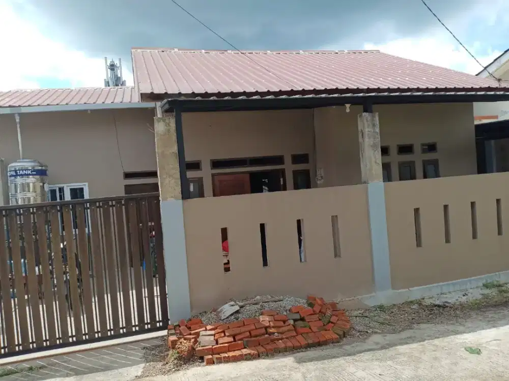 RUMAH BEBAS BANJIR HADAP TIMUR POSISI HOOK 70/112m