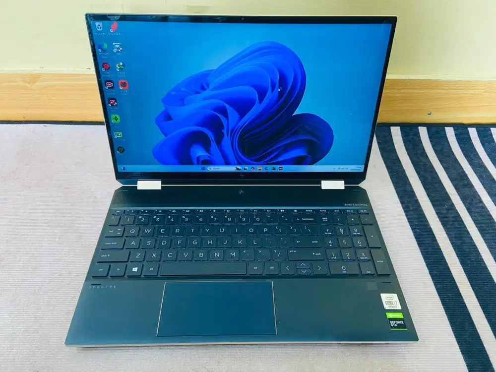 HP Spectre X360 Convertible 15 Core i7-10750H GTX 1650Ti RAM 16-1 TB