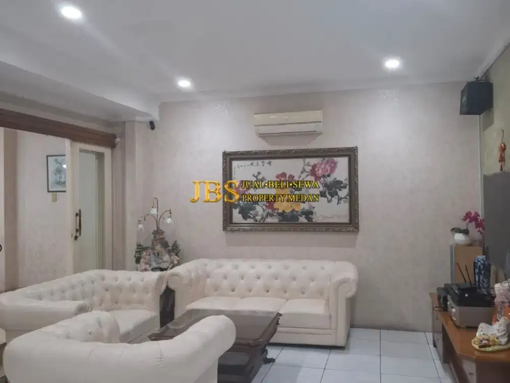Dijual Rumah di Komplek Cemara Asri Medan Jalan Kenari Kondisi Siap Huni
