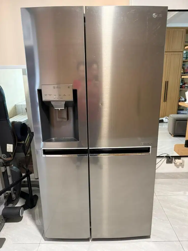 Kulkas LG Kulkas Side by Side - In-door Ice Maker