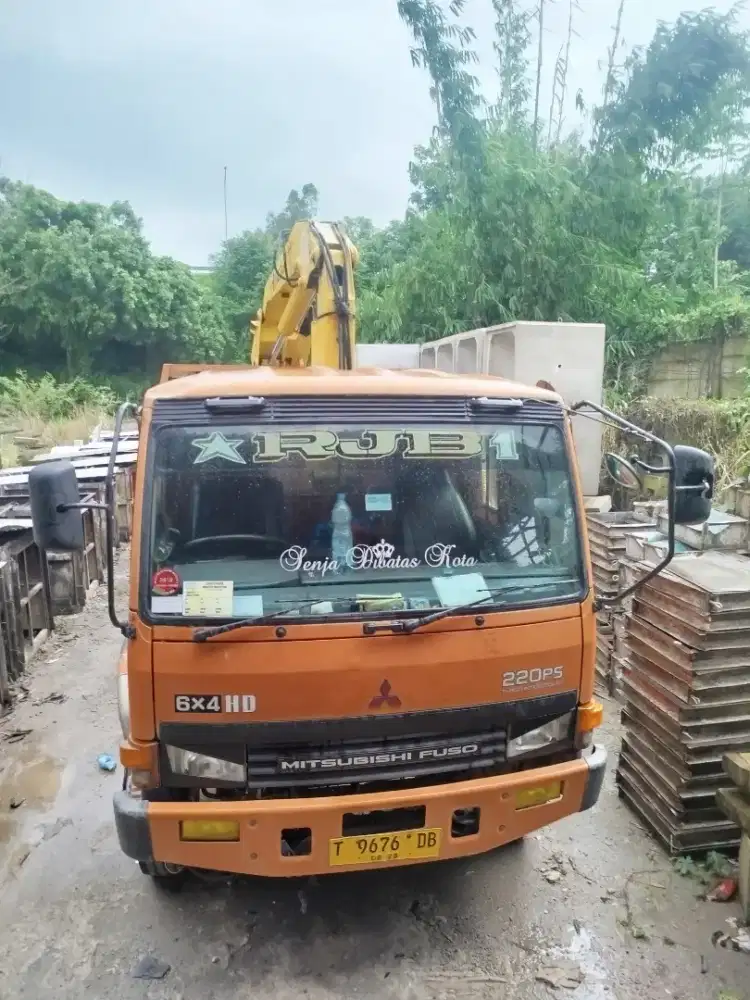 Mitsubishi Fuso tronton FN 527ML 2 plus CRANE 5 ton  2013