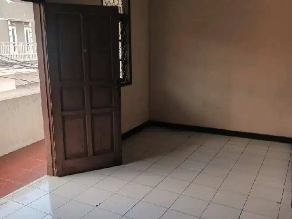 Dijual Rumah Siap Huni 2 Lantai Mainroad Cocok Untuk Kosan Lokasi Strategis Dan Nyaman, Cileunyi Ref.05102