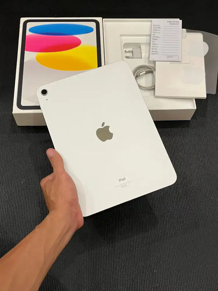 iPad gen 10 64 GB Silver iBox garansi on