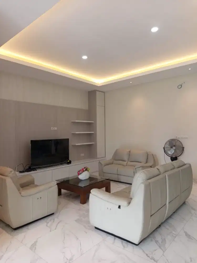 Dijual Rumah split level Bukit Golf Internasional