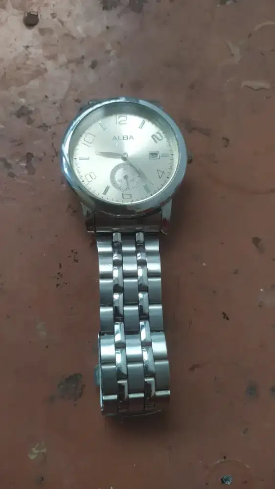 Jam tangan merk Alba