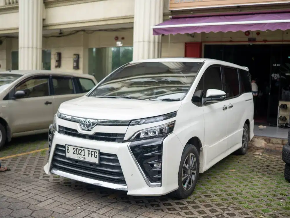 oyota Voxy 2018 Automatic 2.0 Bensin – KM 49Rb – Putih – Siap Pakai