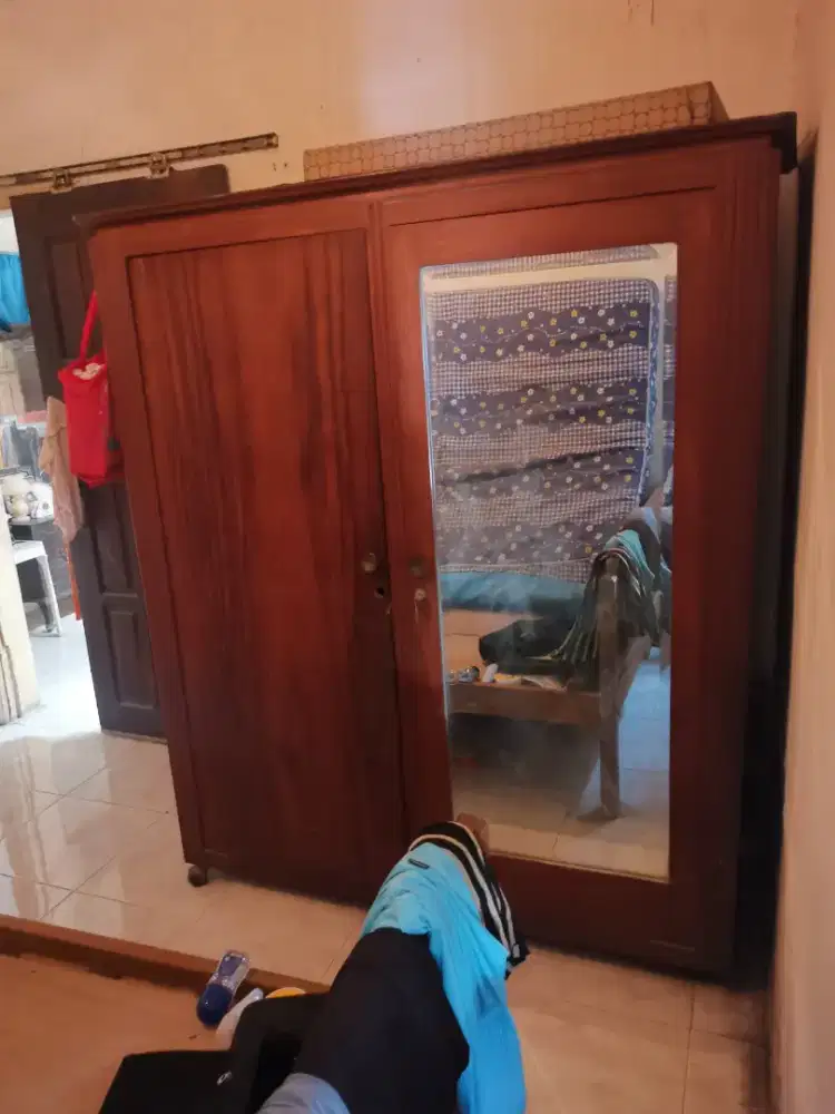 Lemari baju kayu jati