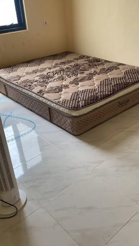 Central Springbed tipe Delux Pillow Top ukuran 160x200