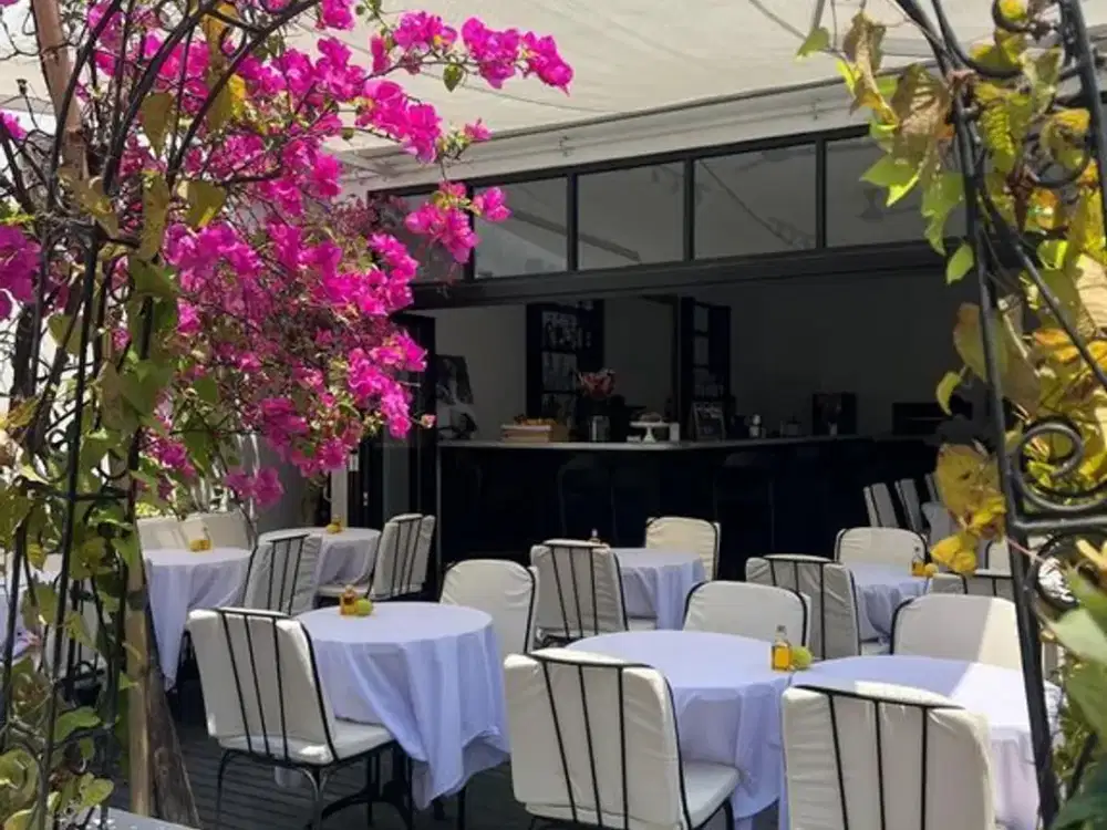 Commercial Space Leashold For 4 Years Prime Restaurant Location In Berawa, Canggu