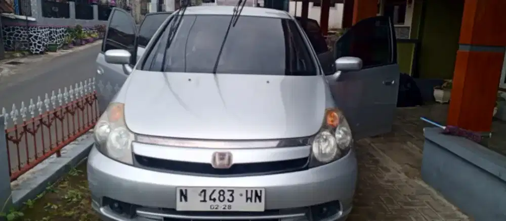 HONDA STREAM 1.7 MT 2005 FACELIFT