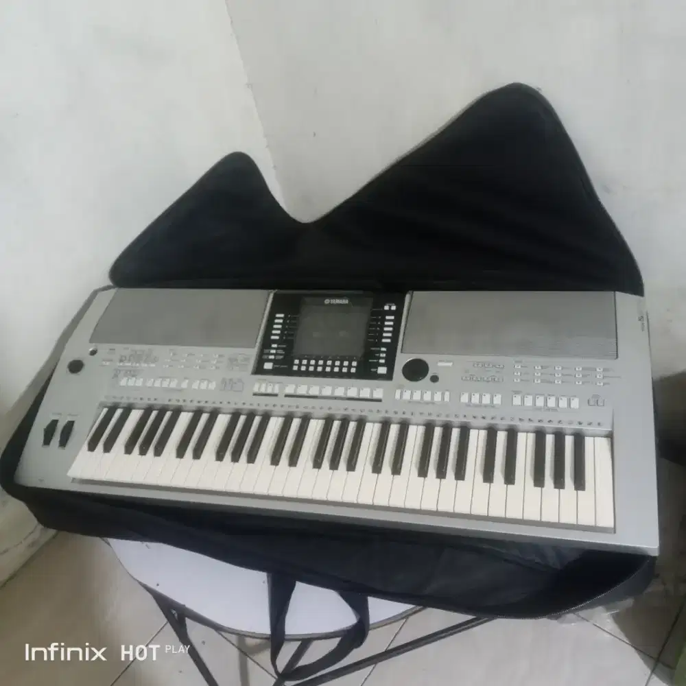 Keyboard Yamaha psr s910 (mati)