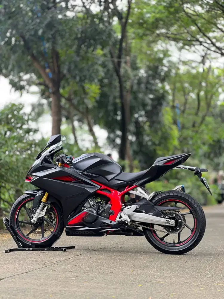 HONDA NEW CBR250RR NON ABS 2022 BLACK LOW KM SIAP TOURING