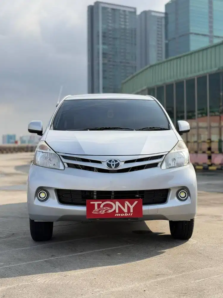 Toyota Avanza Manual DP 10jt Saja 2015 Silver