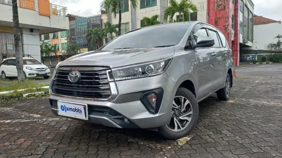 DP MURAH - Toyota Kijang Innova 2.0 V Bensin AT 2022 Silver