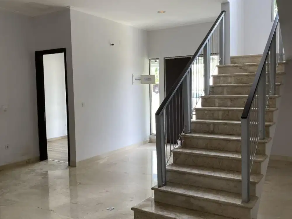 Disewakan Rumah di Golf Island Pik Uk.8x15m2 Min Sewa 2 Tahun