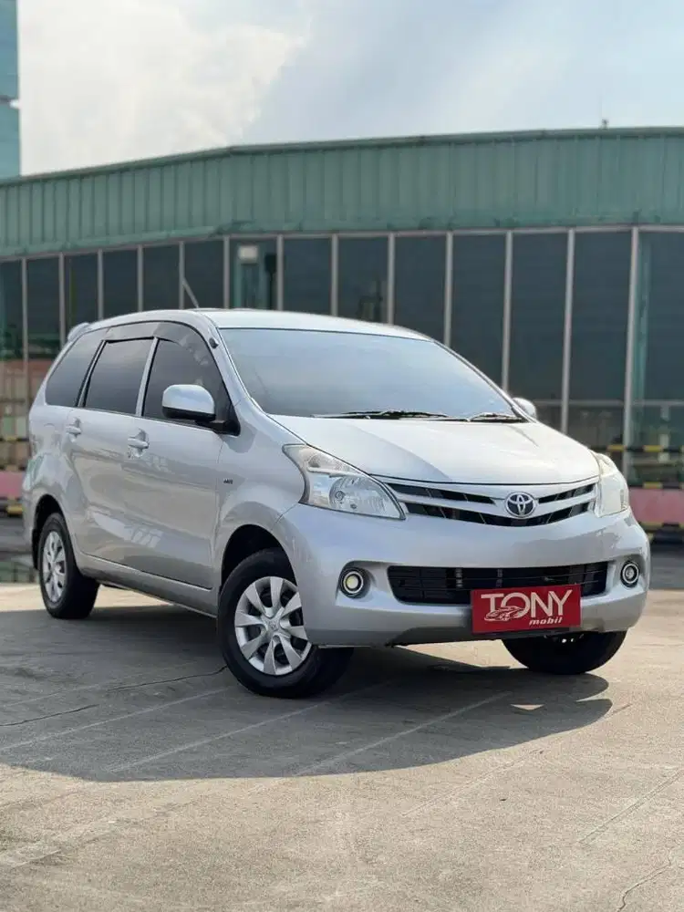 Toyota Avanza Manual DP 10jt Saja 2015 Silver