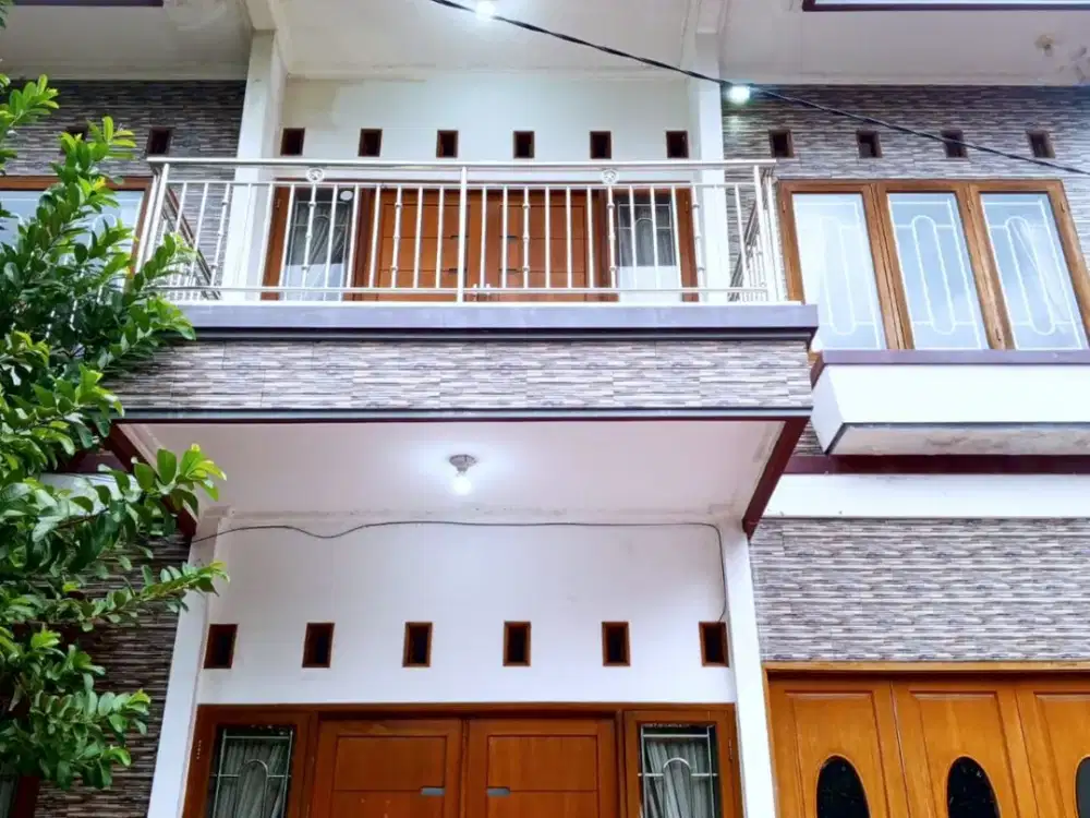 DISEWAKAN RUMAH SANGAT STRATEGIS – BISA UNTUK KANTOR DEKAT Jl.BENDA RAYA KEMANG JAK-SEL