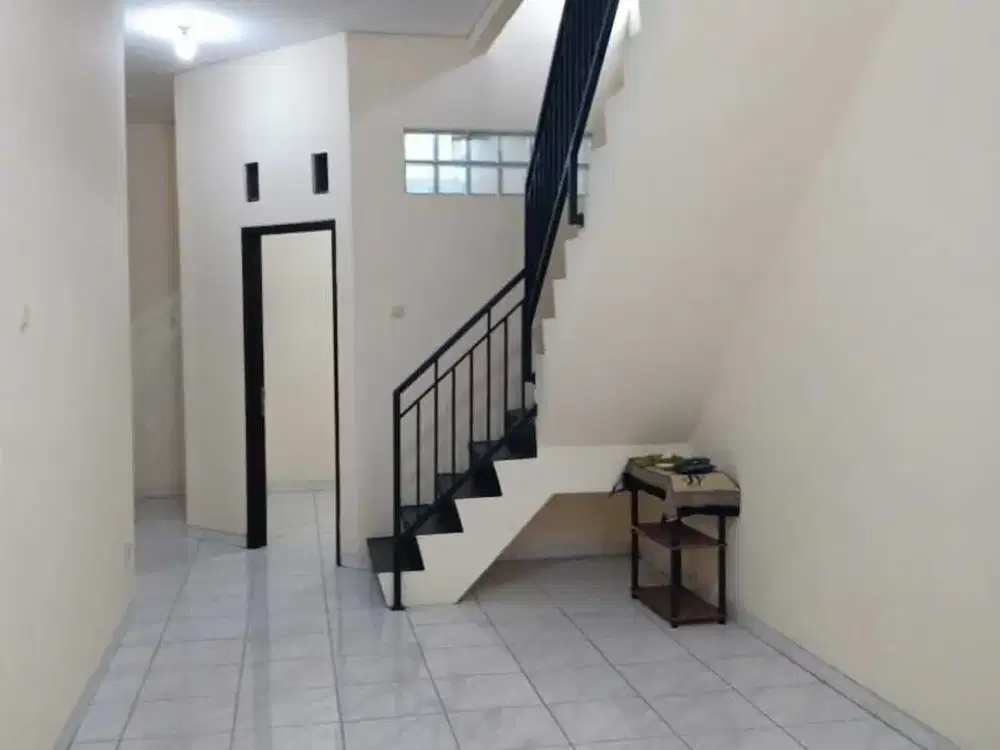 Disewakan Cepat Rumah 2 Lantai Area Rawamangun Jakarta Timur