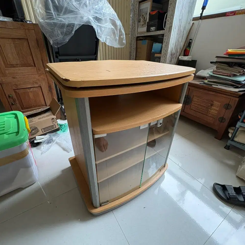 Rak Lemari TV Kaca Pro Design