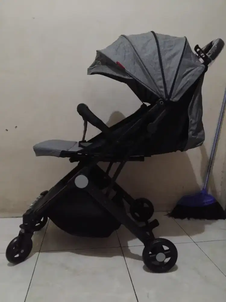 Stroller pacific like new