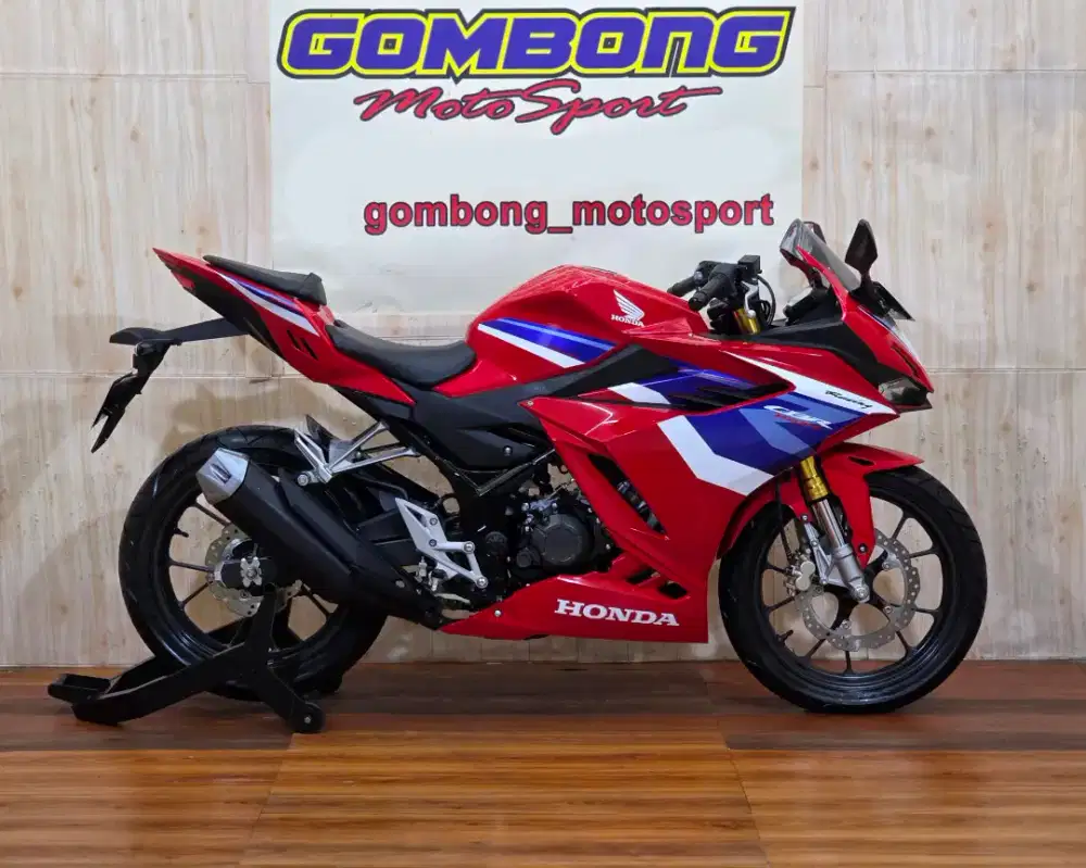 HONDA CBR 150R 2O25 TRICOLOR . KM 900