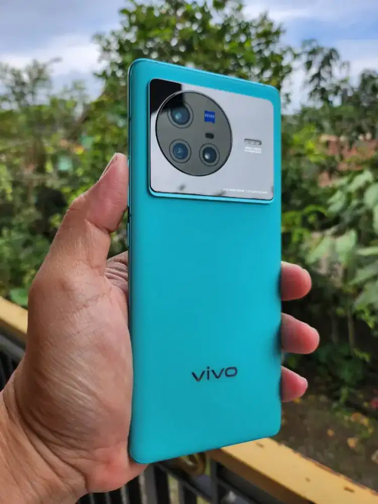 Vivo x80 like new. Garansi layar masih sampe juli 2027.