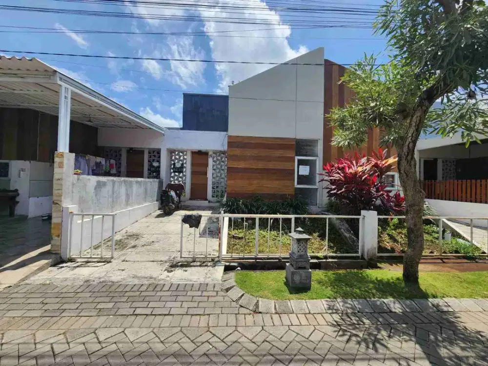 Dijual murah Via lelang rumah di Rich village Jember