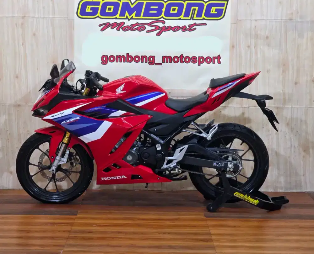 HONDA CBR 150R 2O25 TRICOLOR . KM 900