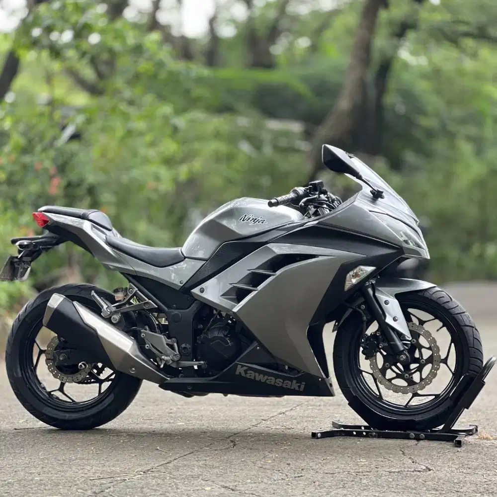 KAWASAKI NINJA 250 FI OLD 2014 GREY KM LOW PAJAK PANJANG SIAP PAKAI