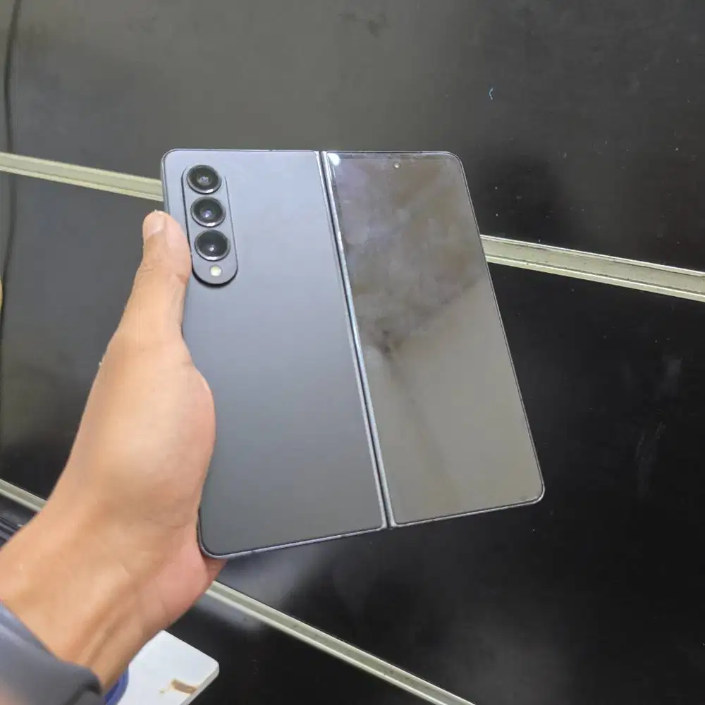 SAMSUNG ZFOLD 4 256GB FULL LENGKAP