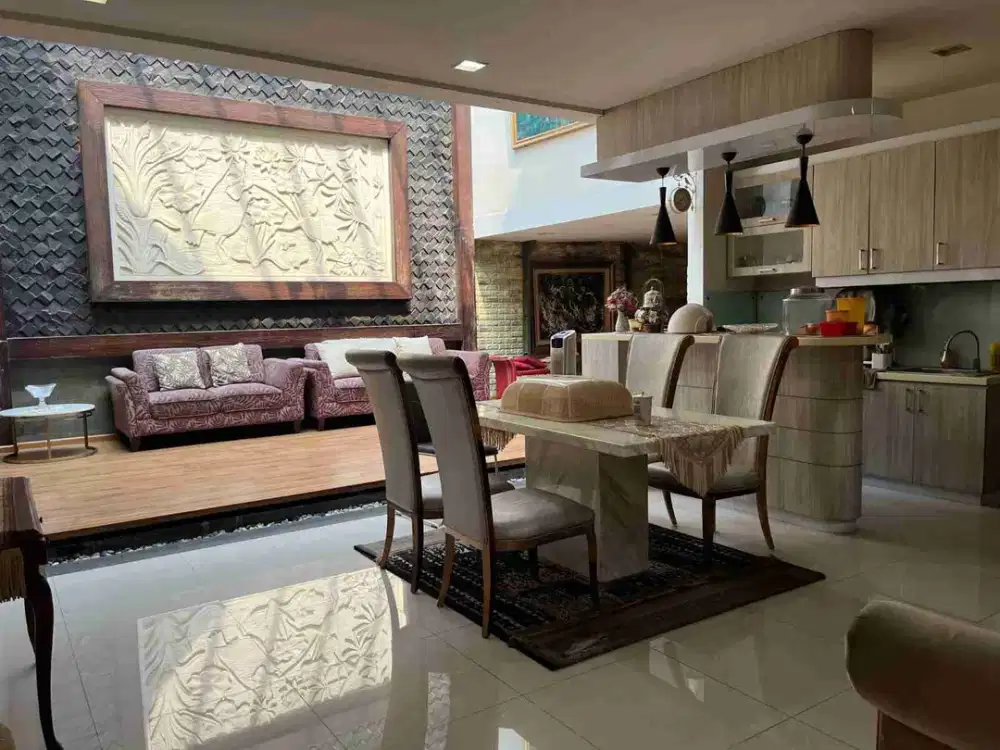 DIJUAL RUMAH MEWAH DENGAN SWIMMING POOL INDOOR DI BINTARO JAKSEL