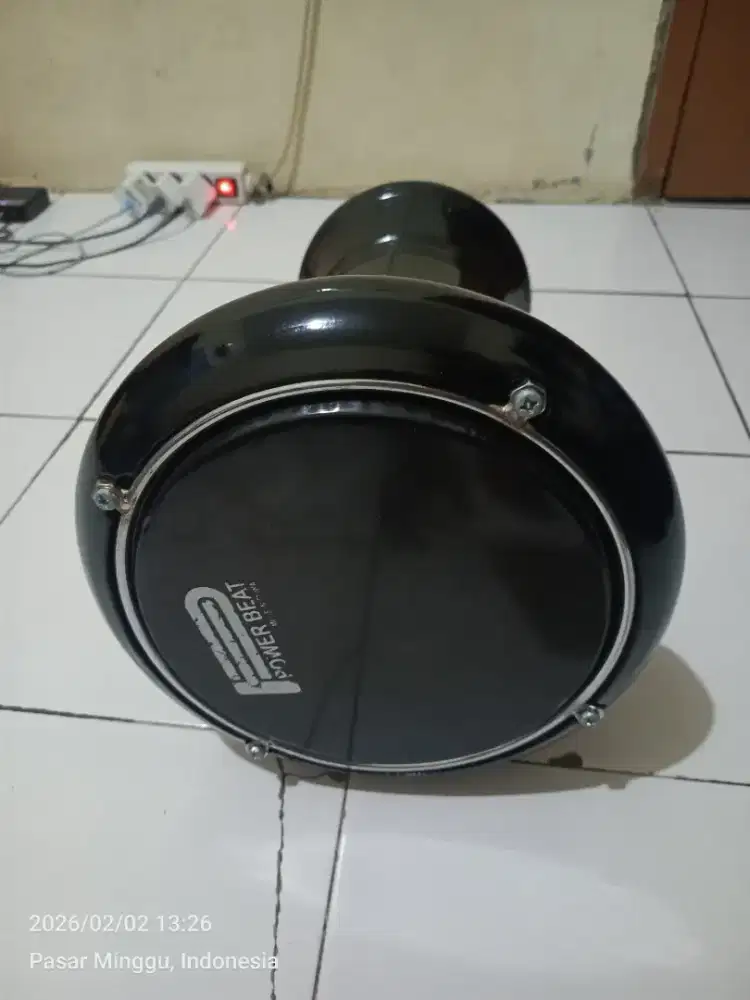 Darbuka warna hitam