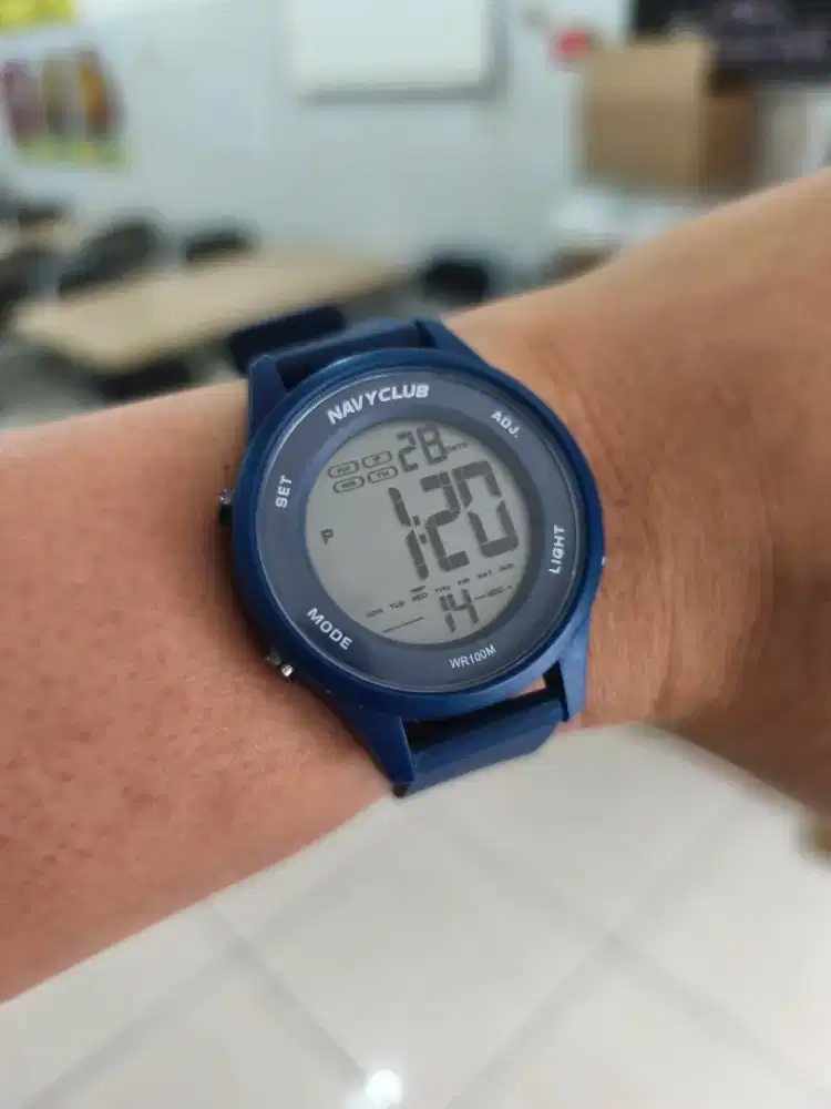 Jual jam tangan pria/wanita Navy Club Covert bekas seken siap pakai..