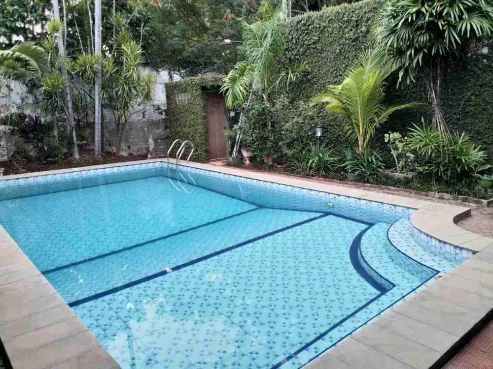 Dijual rumah bagus 1 lantai tanah luas 915 meter  4 kamar tidur di radio dalam jakarta selatan