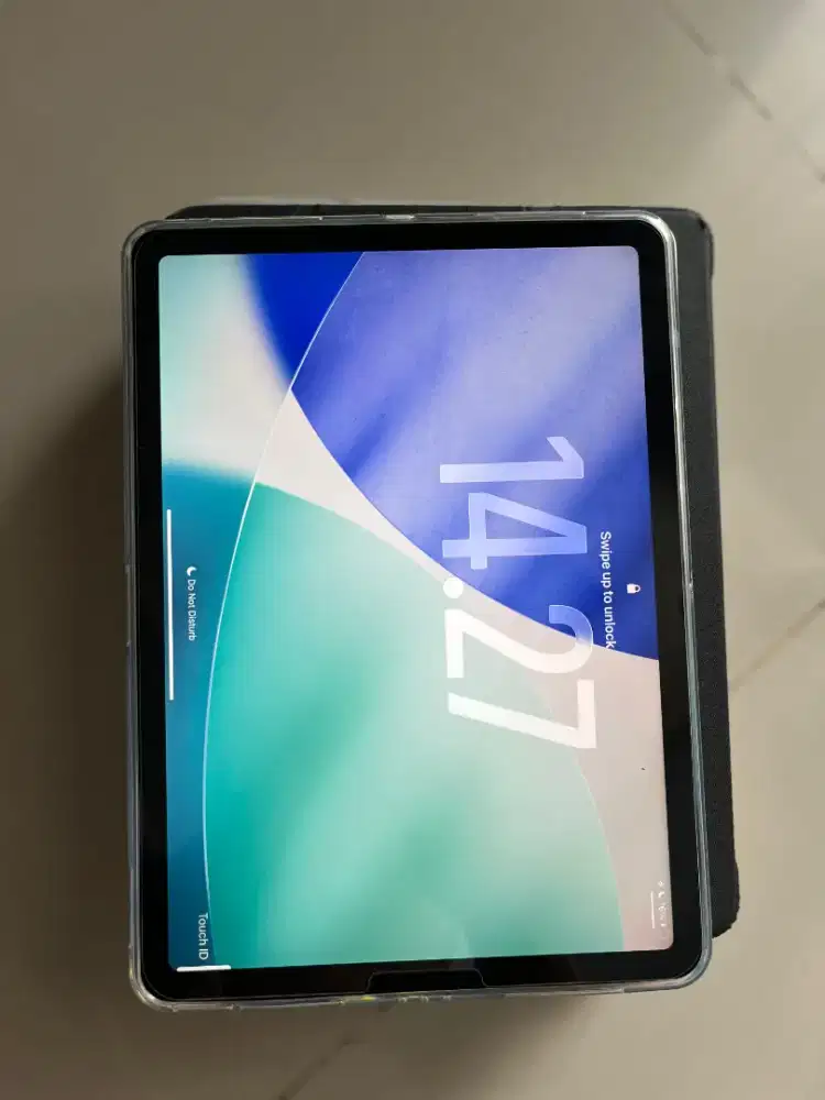 Jual Santai iPad Air 4 Mulus Terawat pemakaian pribadi, banyak bonus