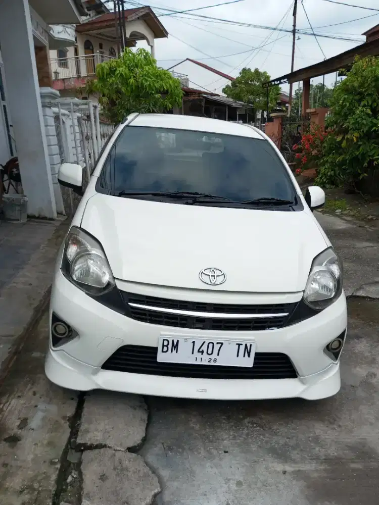 Toyota agya trd 2016 .