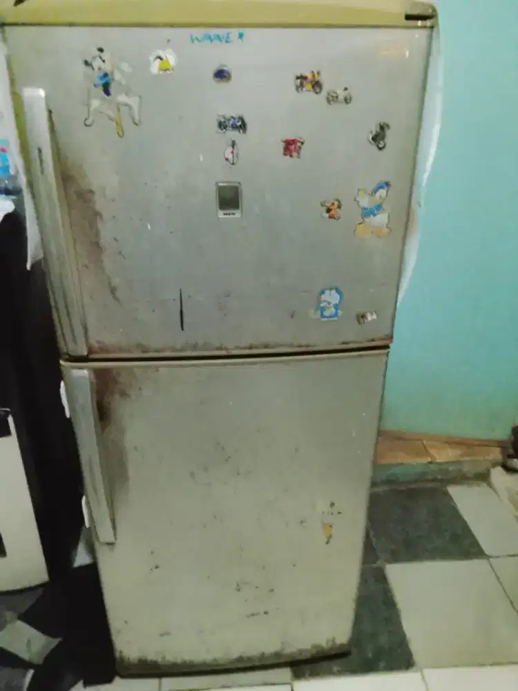 Kulkas Sanyi 2pintu dan panasonic minibar