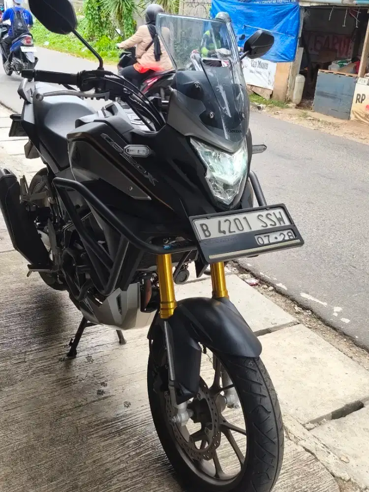 JUAL HONDA CB 150 X 2023 km 6 rb