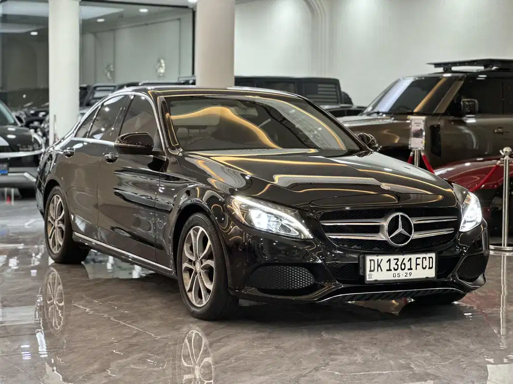MERCEDES BENZ C200 TH 2016 HITAM AVANTGARDE