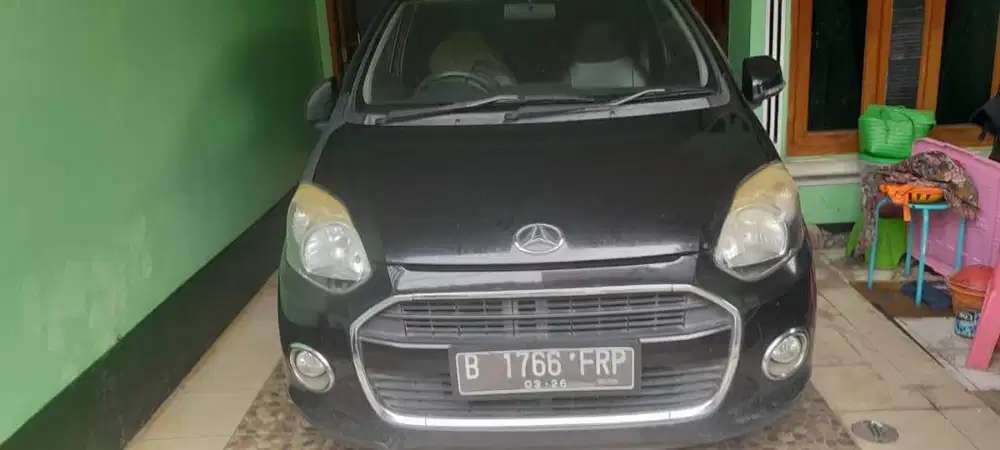 Daihatsu Ayla 1.0 X MT Hitam