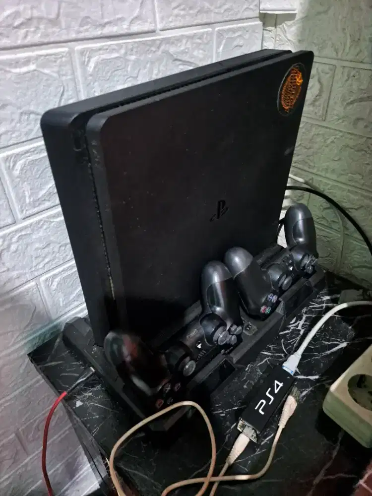 Ps4 slim seri 22 500 gb ex pribadi