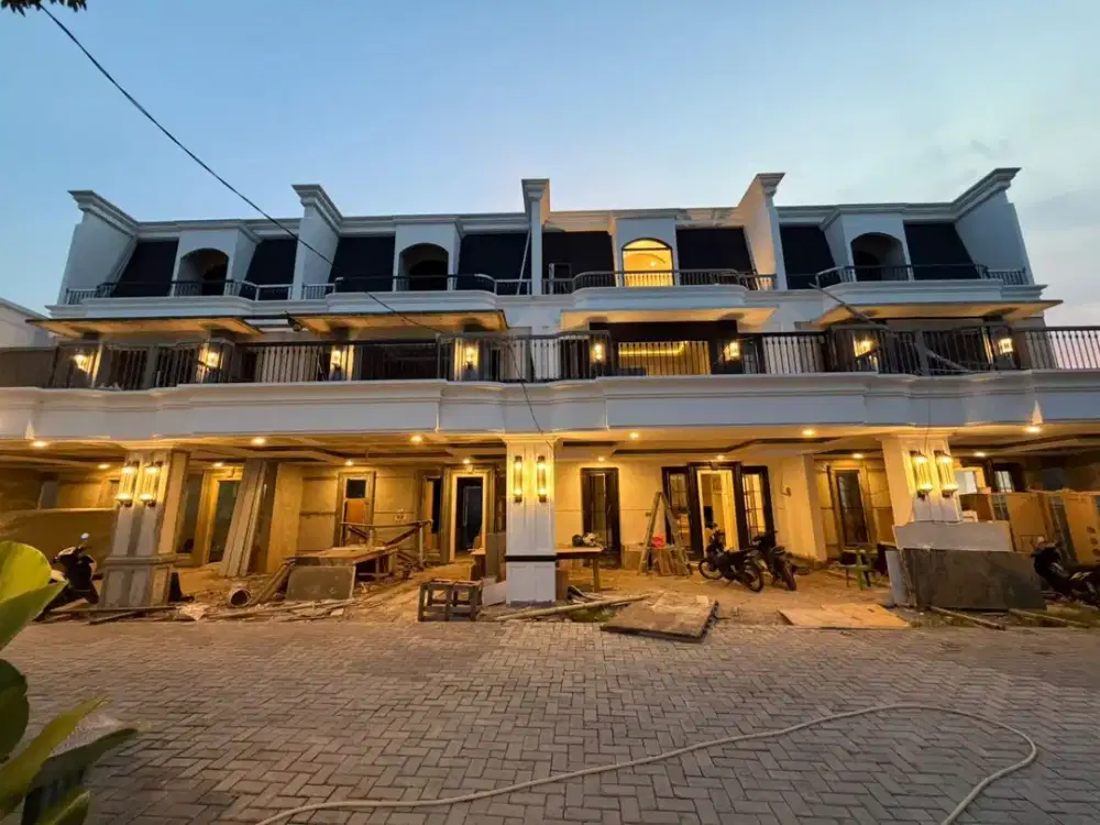 Dijual rumah baru mewah 3 lantai semi furnish di Margonda Depok