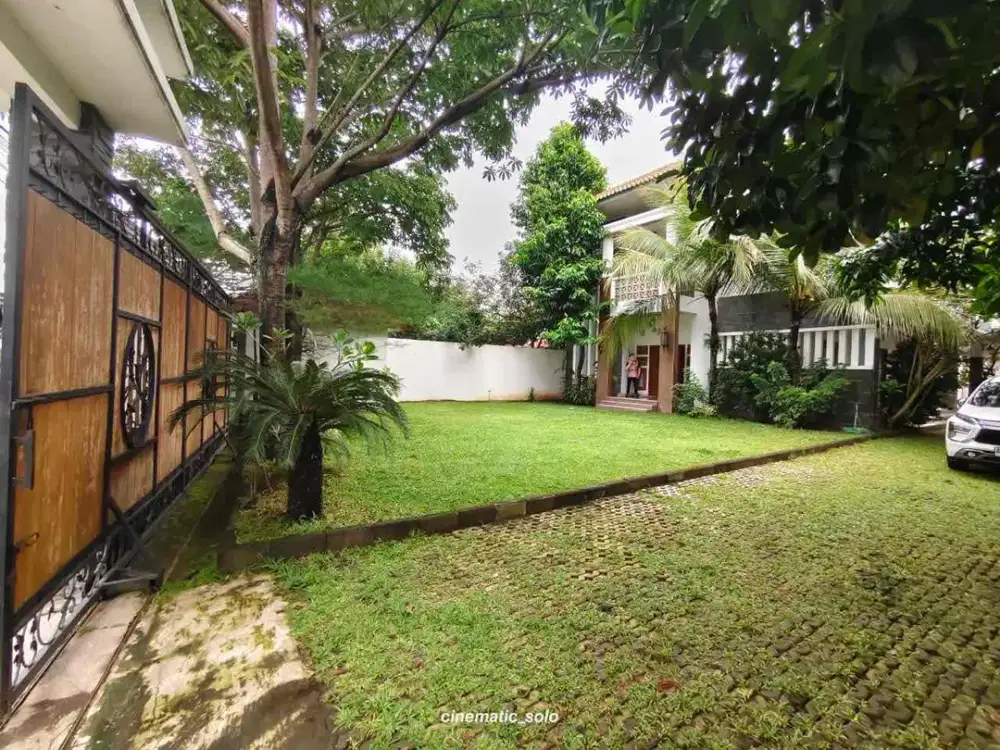 dijual rumah mewah ada kolam renang