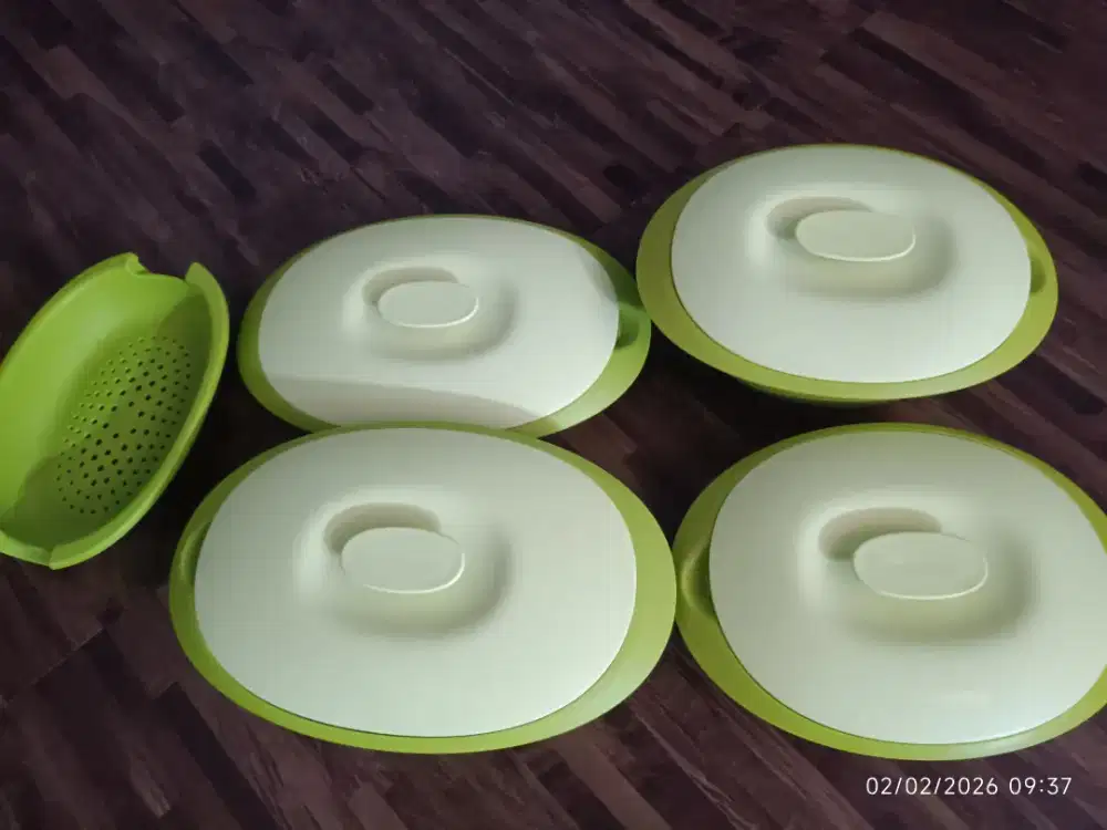 Set tupperware warna hijau