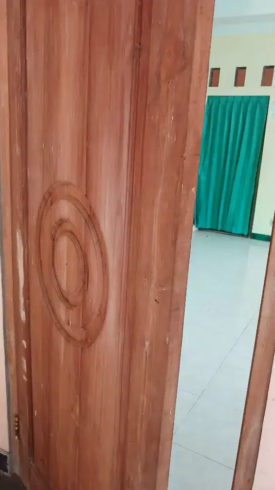 Pintu jati kondisi masih bagus seperti baru masih utuh