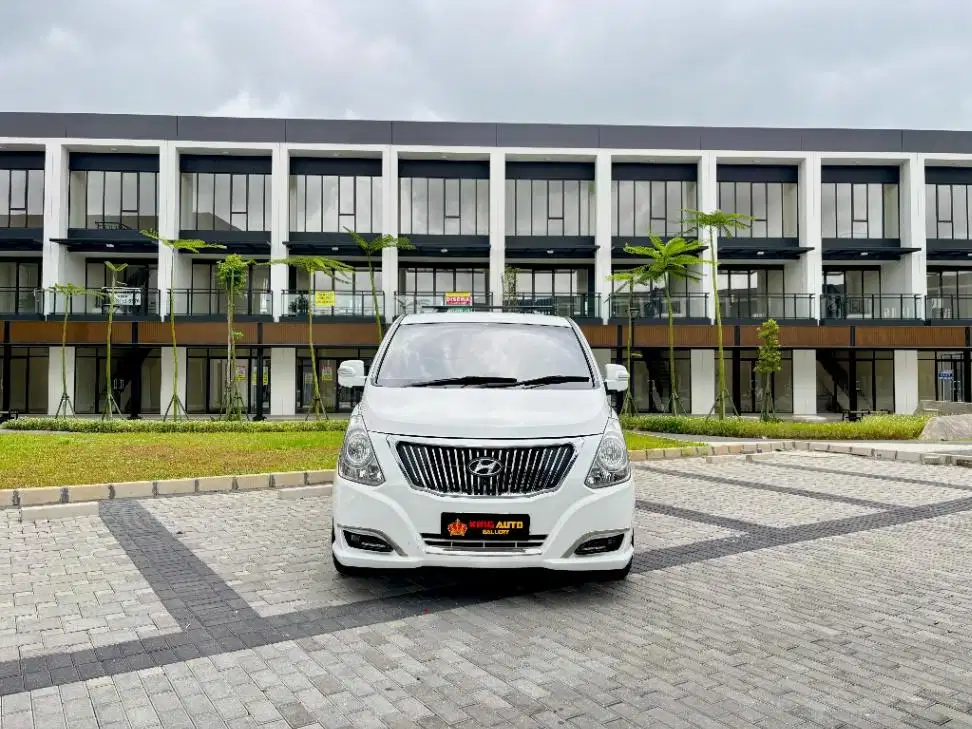 HYUNDAI H1 ROYALE LIMITED DIESEL 2018