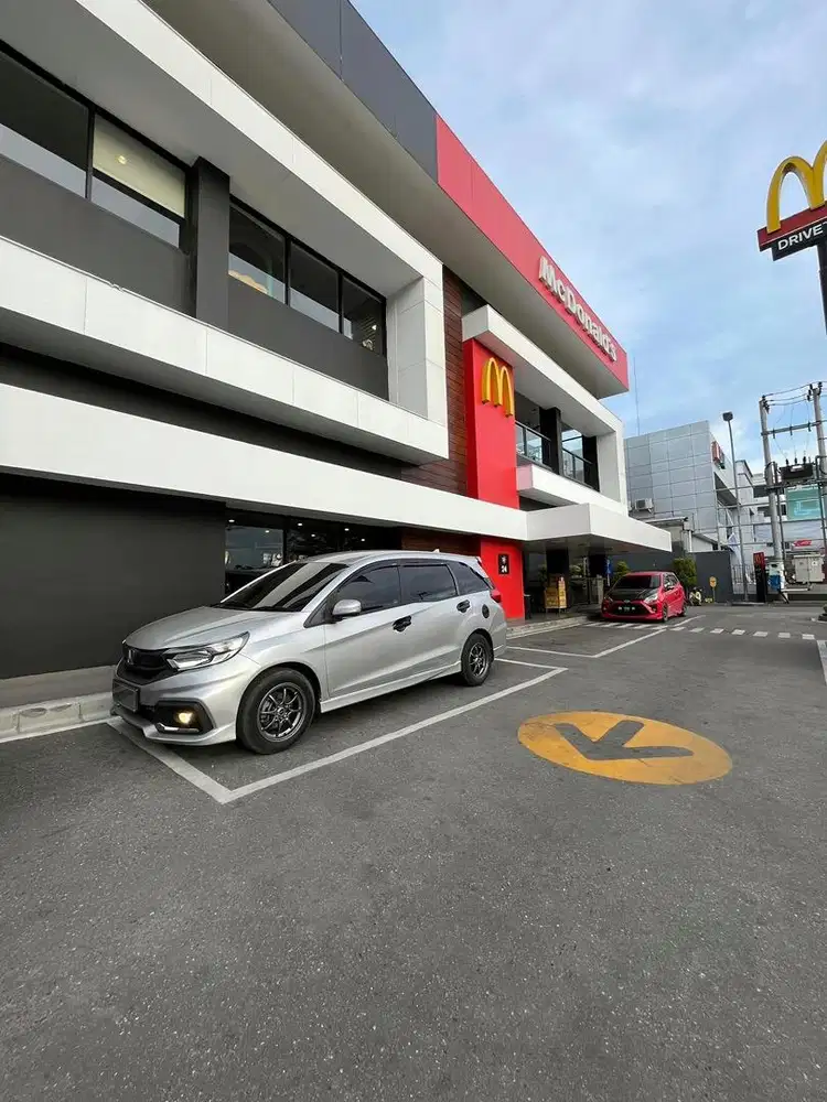 honda mobilio silver