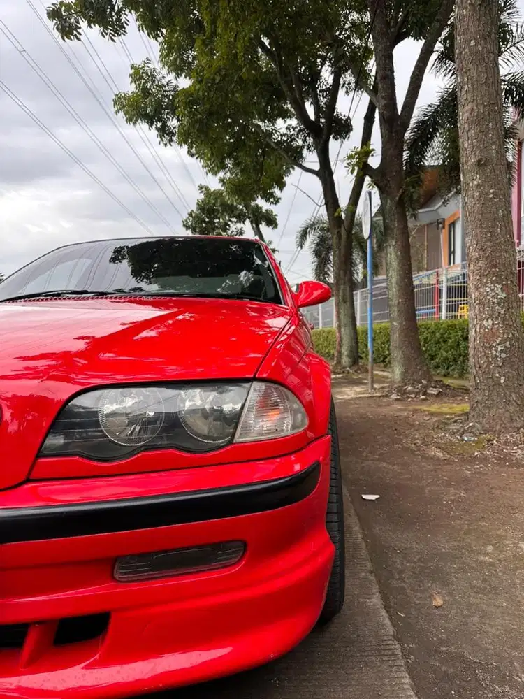 Dijual BMW E46 325i M54 2001 Brilliant Red Kondisi Baik