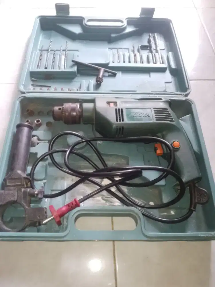 bor 13 mili  ada matanya