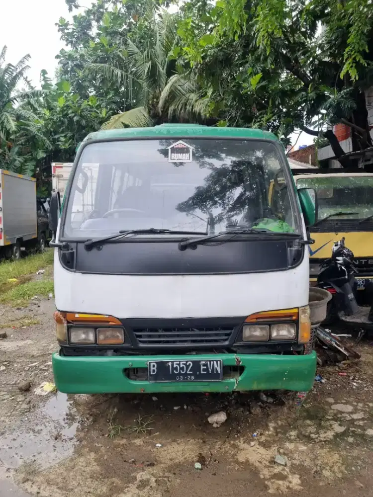 Isuzu elf minibus 2001
